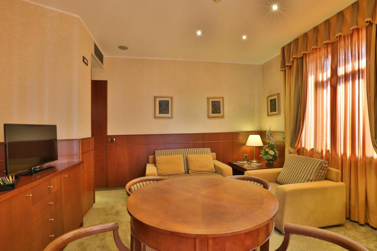 Palace Hotel Moderno Pordenone Dış mekan fotoğraf