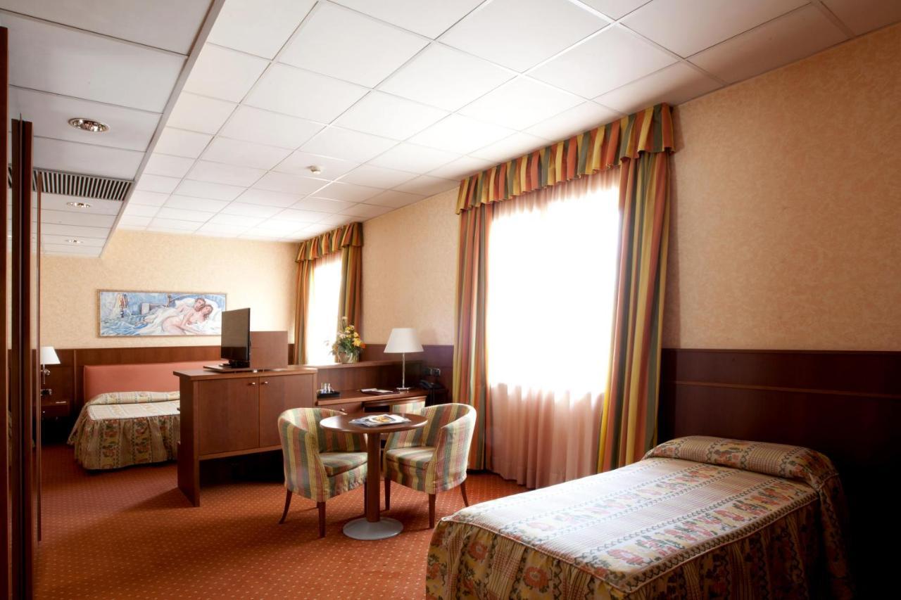 Palace Hotel Moderno Pordenone Dış mekan fotoğraf